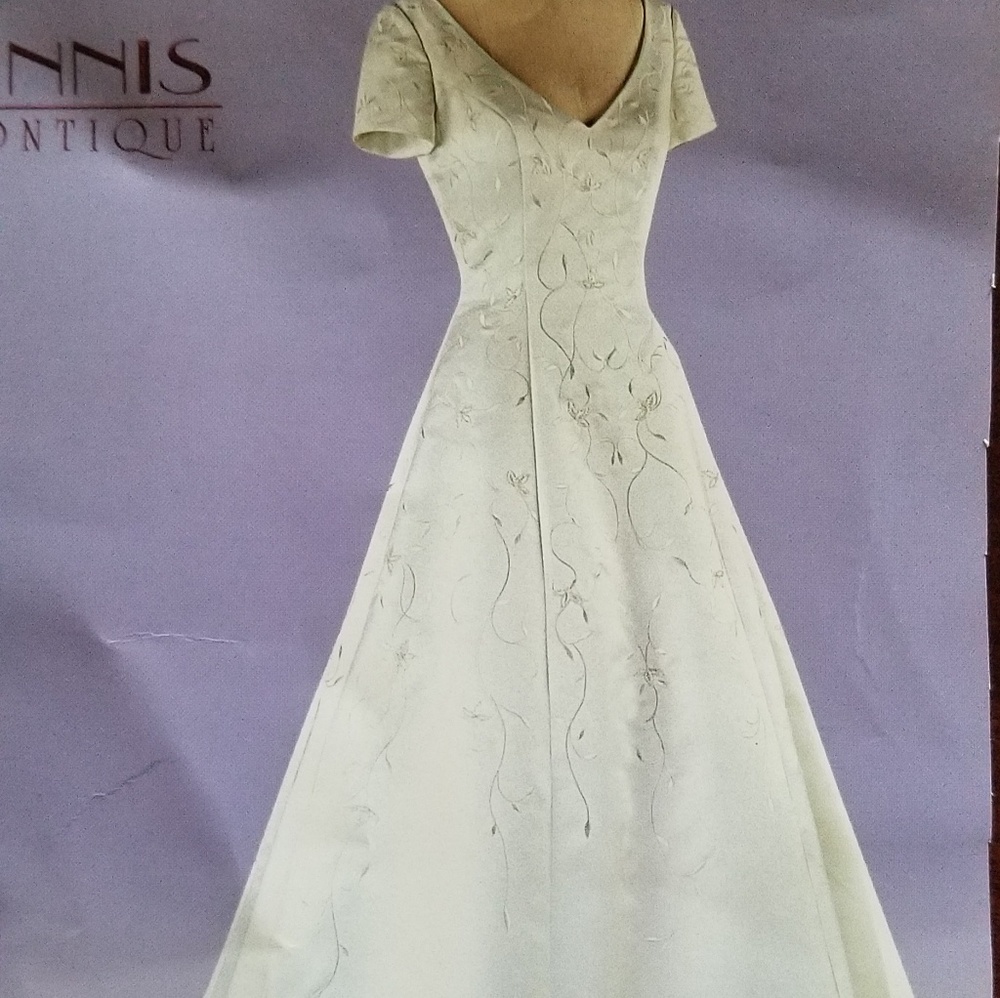 Beautiful Vintage White Wedding Dress